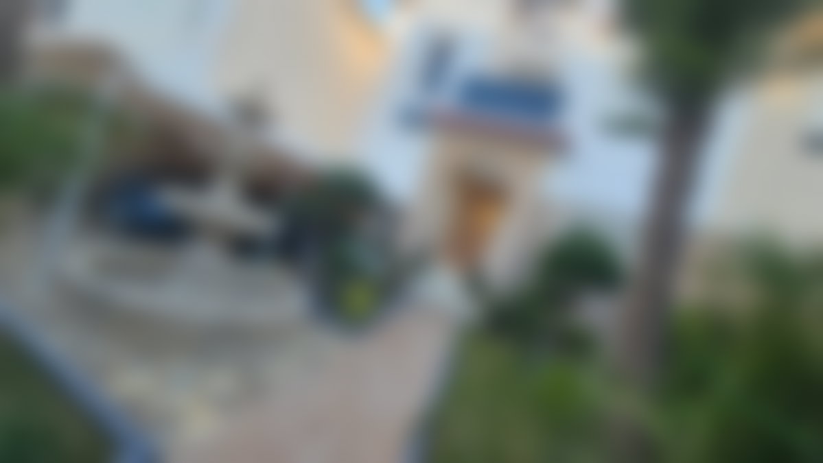 فيلا راقية بمسبح وجـنينة للإيجار في مالاباطا طنجة