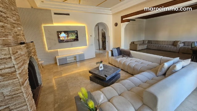 Villa de Prestige à Louer – Quartier El Randori — 4