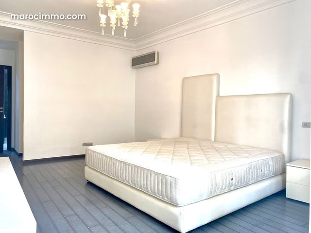Sell Apartment in Racine. 4 Large Rooms — 4