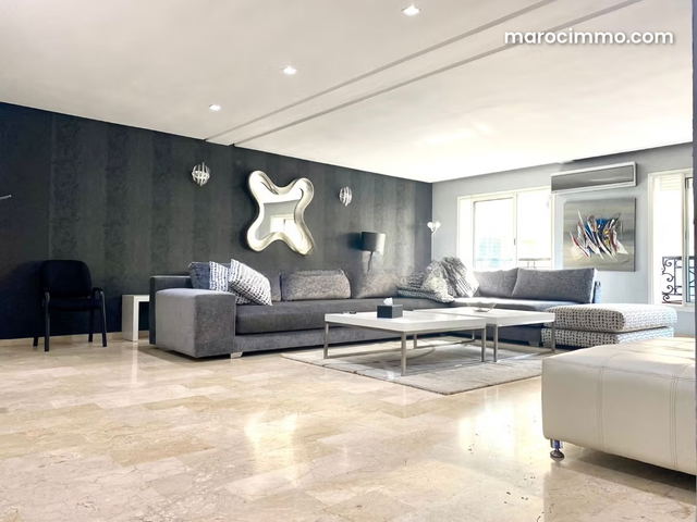Vend appartement à Racine. 4 grandes pièces — Casablanca