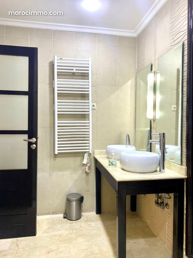 Sell Apartment in Racine. 4 Large Rooms — 5