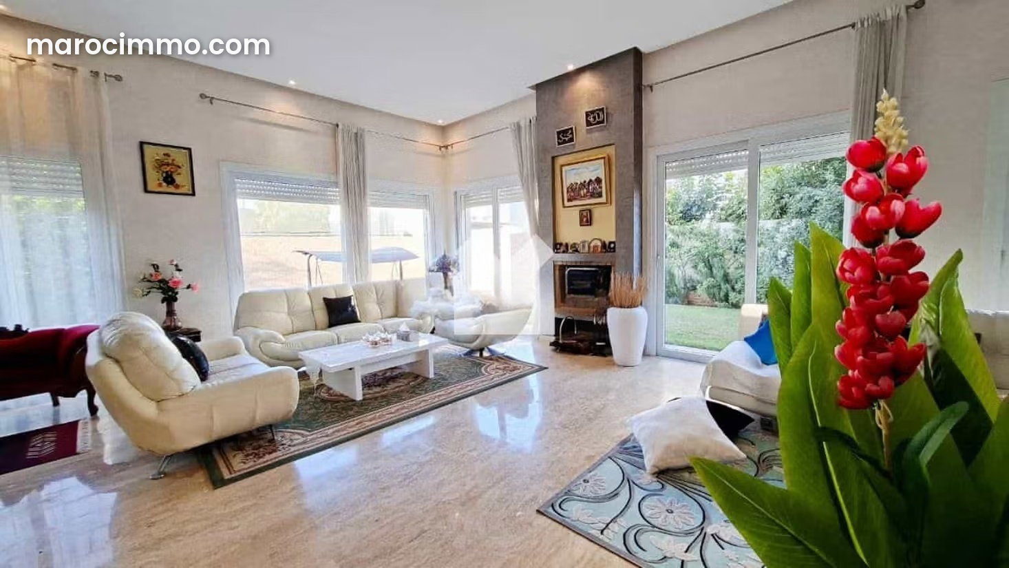 Villa 4 façades à vendre à Bouskoura centre, avec jardin — Bouskoura