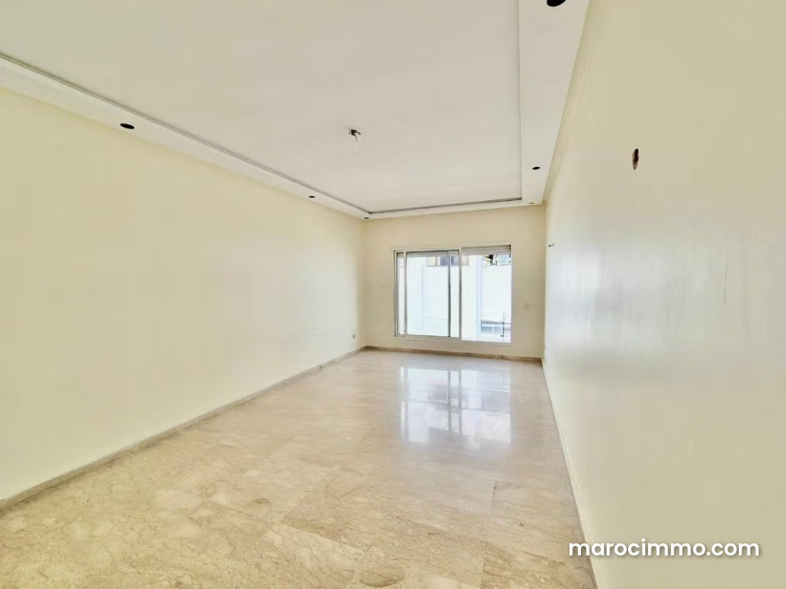104 m² Apartment in Casablanca's Golden Triangle with Garage — Casablanca