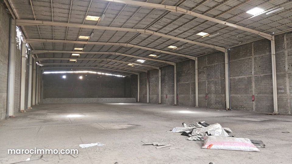 Dépot 1900 m2 stockage à Bernoussi