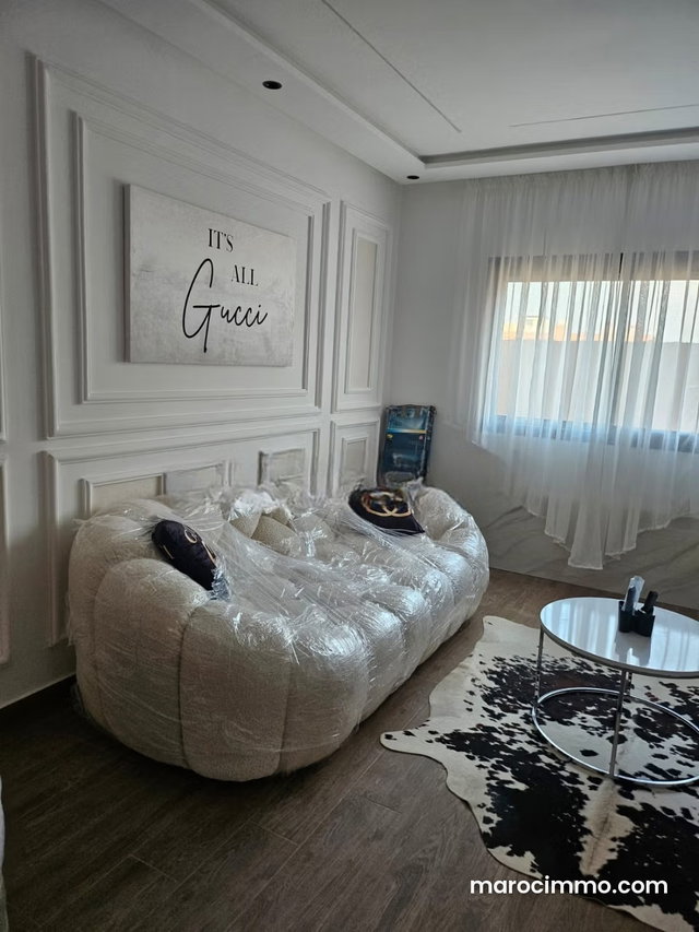 For Sale One-Bedroom Apartment — 4