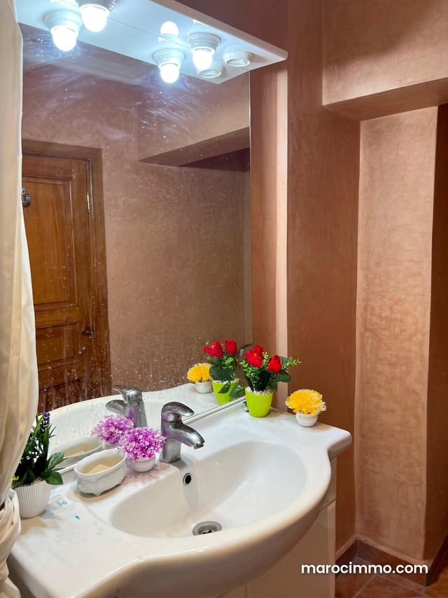 Très bel appartement en location à Camp Al Ghoul. 2 pièces. Bien meublé — 5