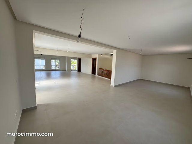 Professional Office Villa in CIL — 2