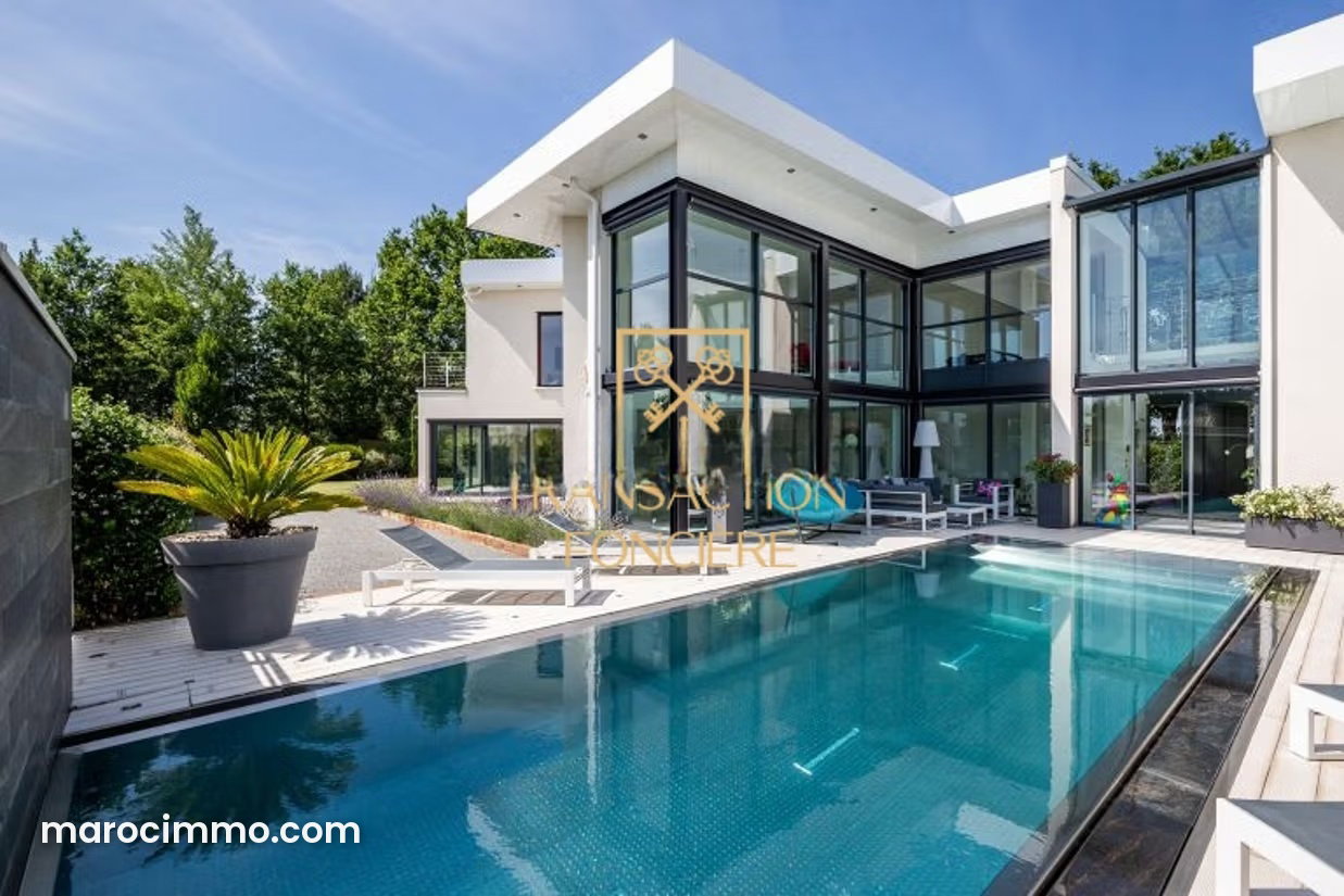 808 sqm Villa to Reimagine, Rare Plot in Anfa, Casablanca — Casablanca