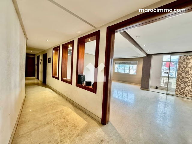 Appartement à Vendre de 153.0 m² à Casablanca, Bourgogne Sidi Belyout — الدار البيضاء