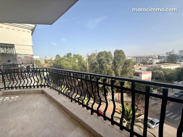 Root/Apartment for Sale 265m2 No Vis a Vis — 2