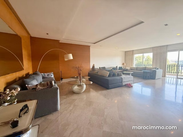 Root/Apartment for Sale 265m2 No Vis a Vis — 3