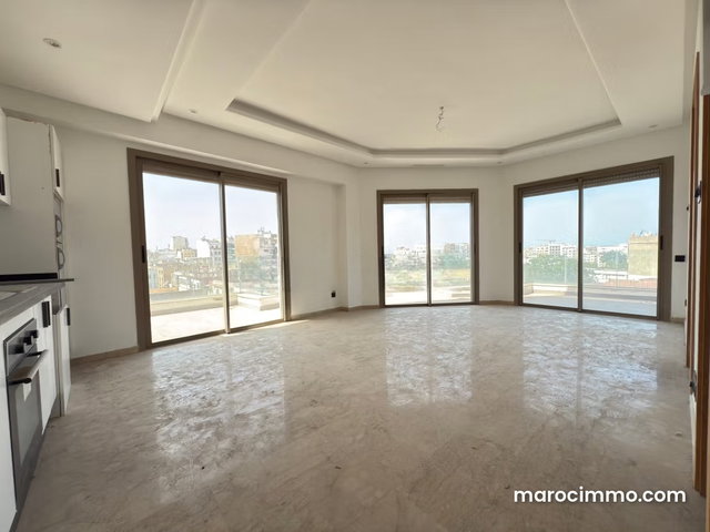 Splendide studio d’angle de 73 m2 avec terrasse au dernier étage — 5