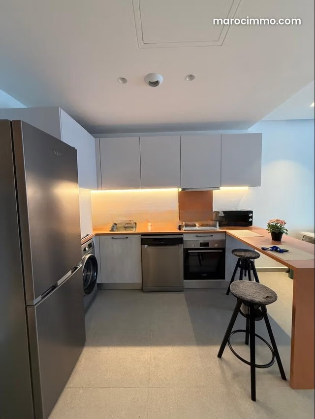 Studio meublé neuf sur CFC, — 4