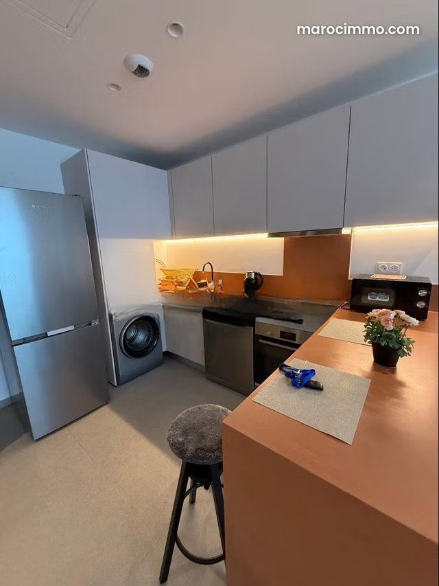 Studio meublé neuf sur CFC, — 3