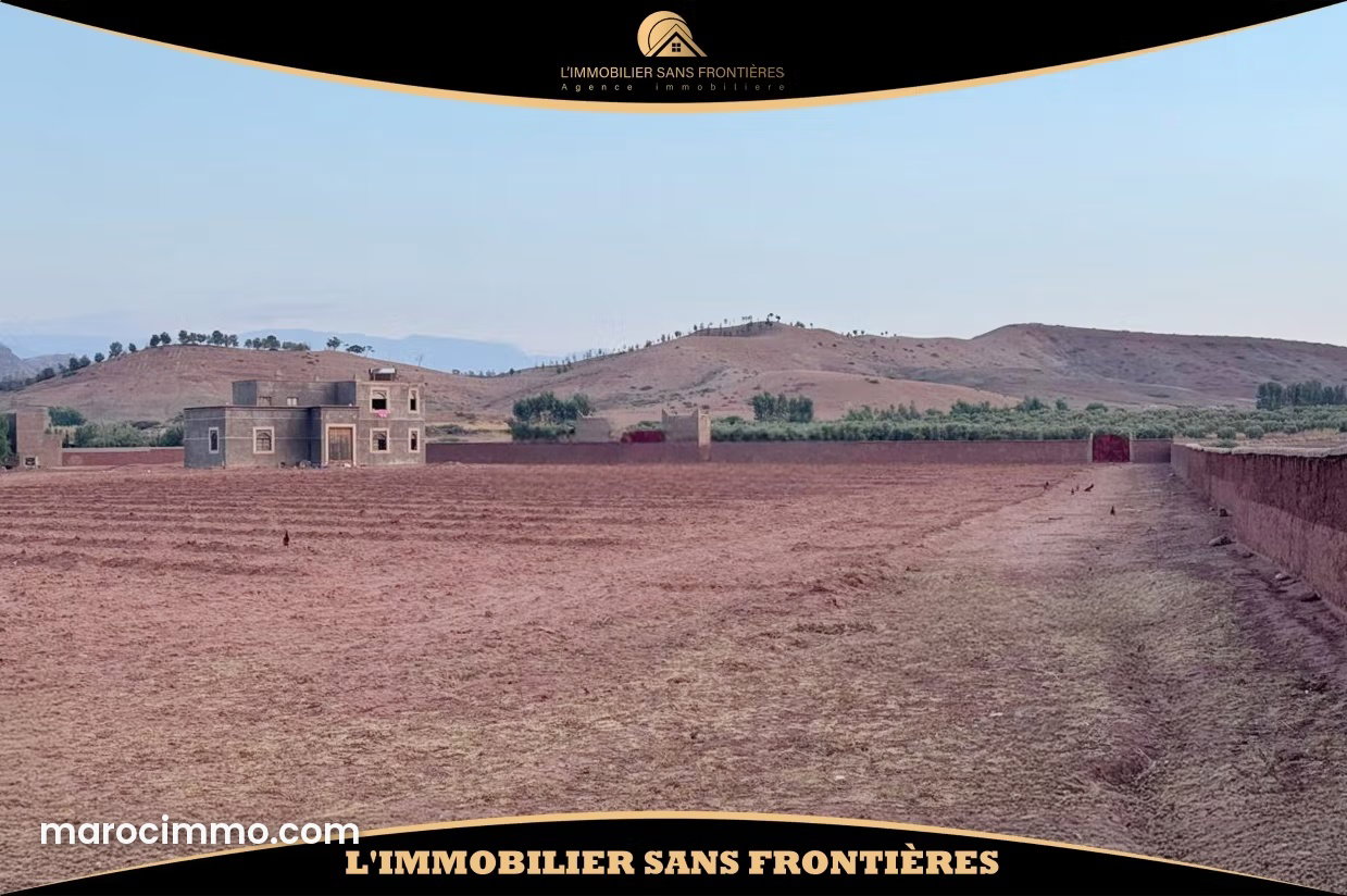 Villa avec terrain de 1,4 hectare, Route de Ouarzazate, Marrakech — Marrakech