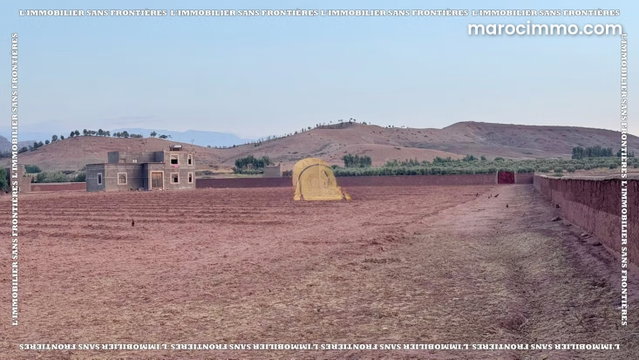 Villa semi finie 1 ha 4334 m² à vendre – Route d’Aït Ourir, Marrakech — 3