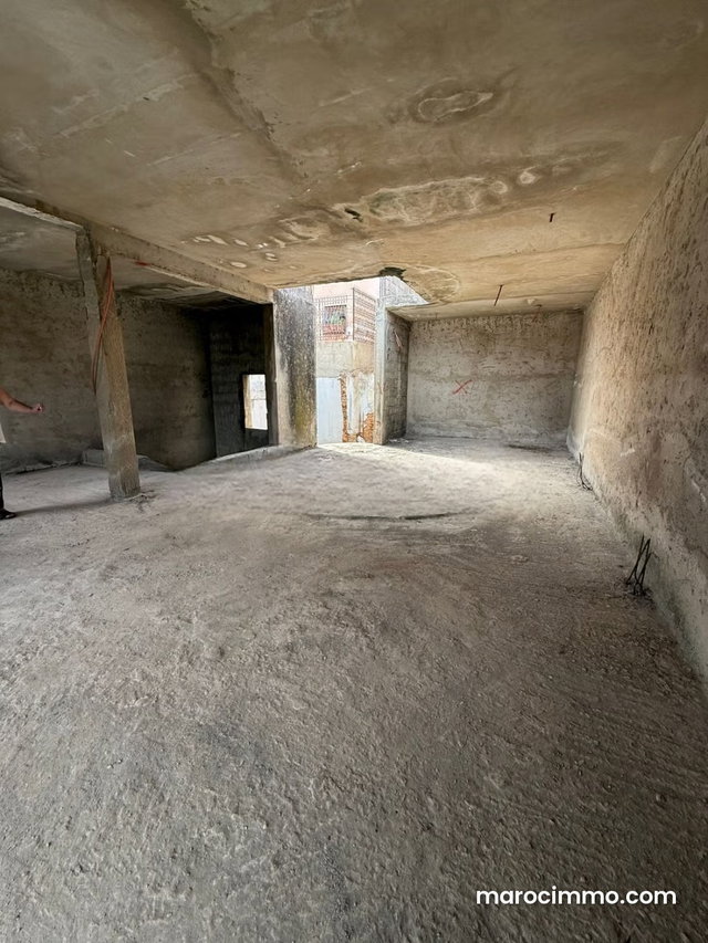 Local commercial à vendre à Les Oudayas. Surface totale 350 m² — 3