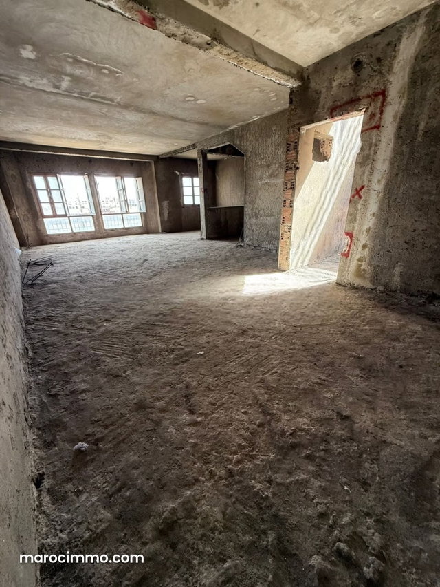 Local commercial à vendre à Les Oudayas. Surface totale 350 m² — 2
