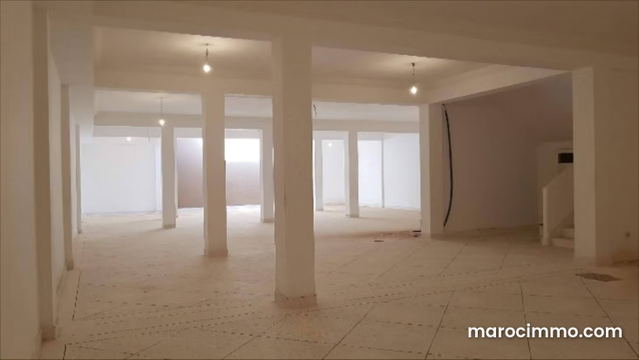 Maison commerciale 876m2 couverte à vendre — مراكش