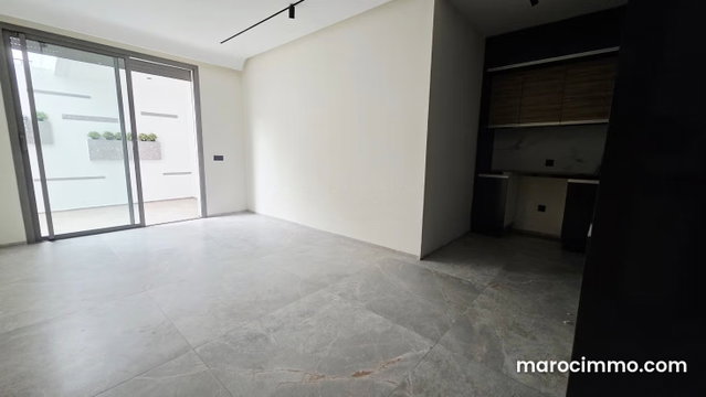 Top studio tout neuf avec terrasse — 3
