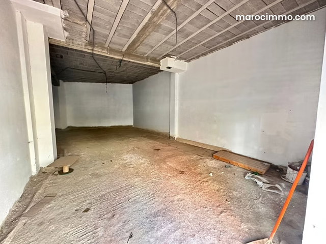 Beau local commercial en location — 2