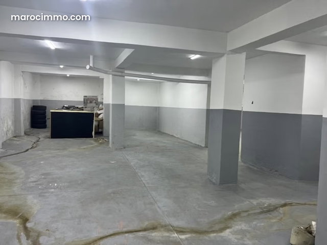 A LOUER Local commercial 1300m² quartier BURGER — 4