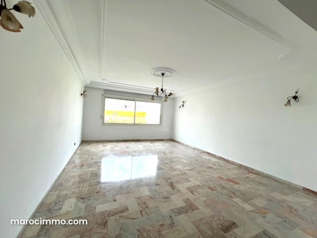Appartement de 157m2 au quartier des Hopitaux — 2