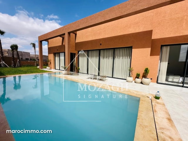 Ground-Floor Villa – 4 Suites – Private Pool — 3