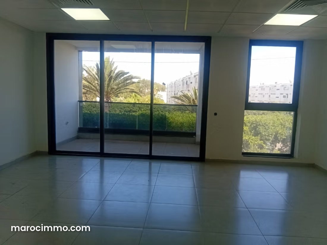 70 m² Office with Terrace in Maârif Extension, Casablanca — Casablanca