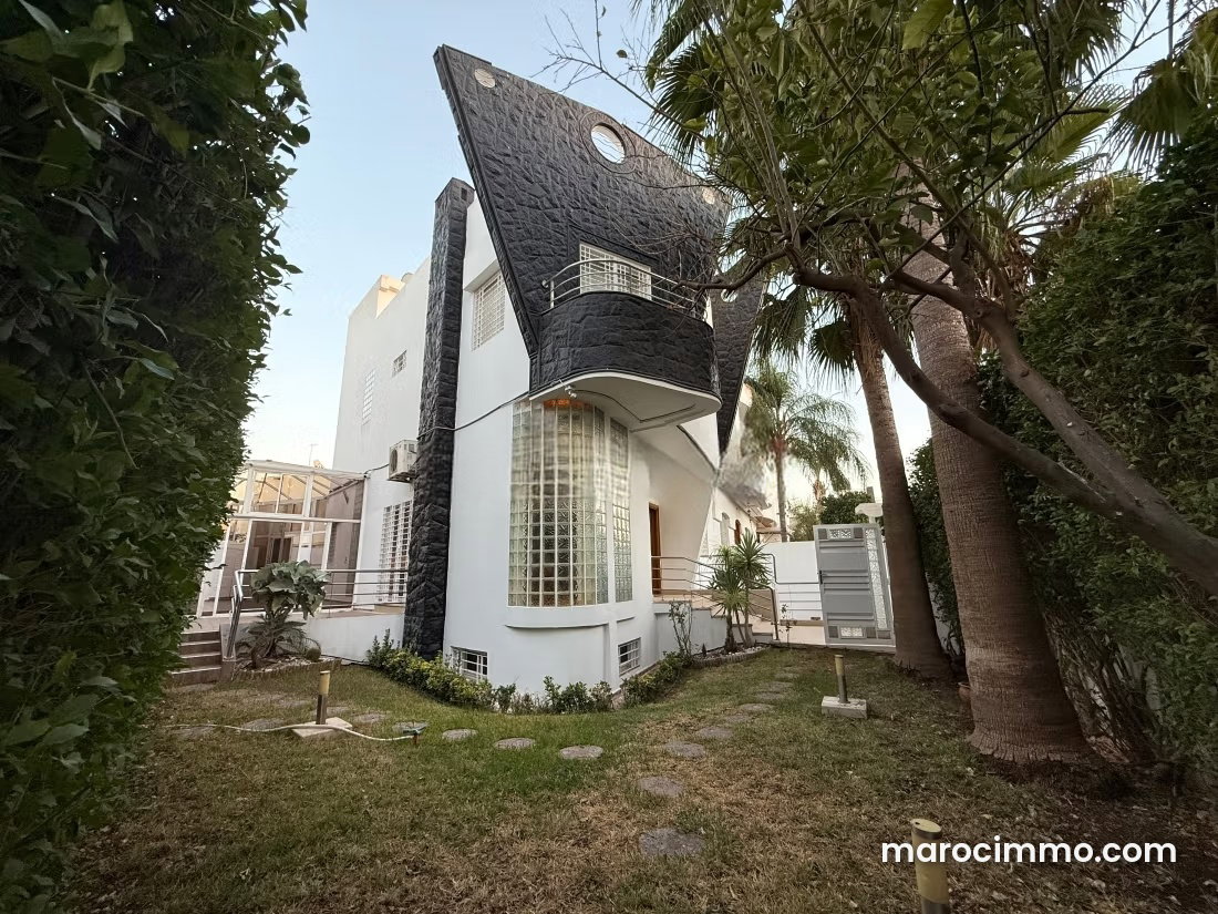 5-Bedroom Villa with Garden and Garage, Fes City Center — Fez
