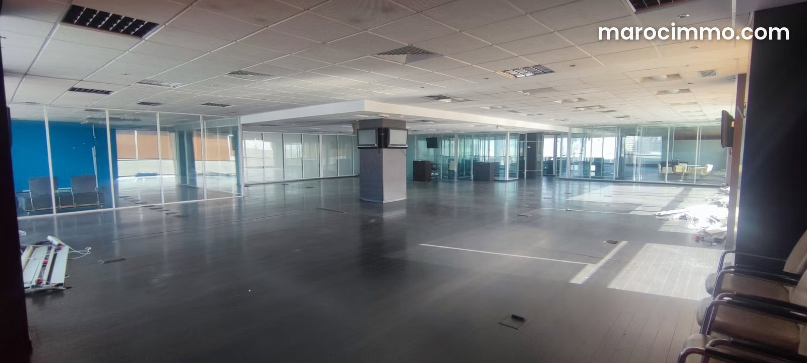 700 m² Office in Maarif, Casablanca: Renovated Entire Floor — Casablanca