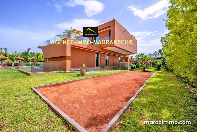 Villa exceptionnellement moderne de 7 suites, 3 niveaux — 2