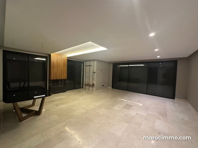 Très bel appartement en location à Ferme Bretonne Hay Arraha. Surface totale 140 m². Ascenseur et garage — 2