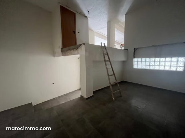 Local commercial en location à Les Hôpitaux. Surface de 142 m² — 3