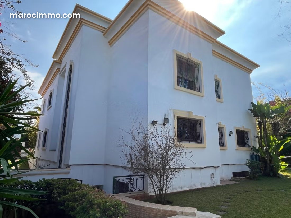 850 m² Villa on 1,000 m² of Land, California, Casablanca — Casablanca