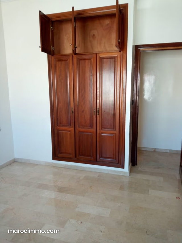 Appartement a louer a l'agdal avec terrasse — 4