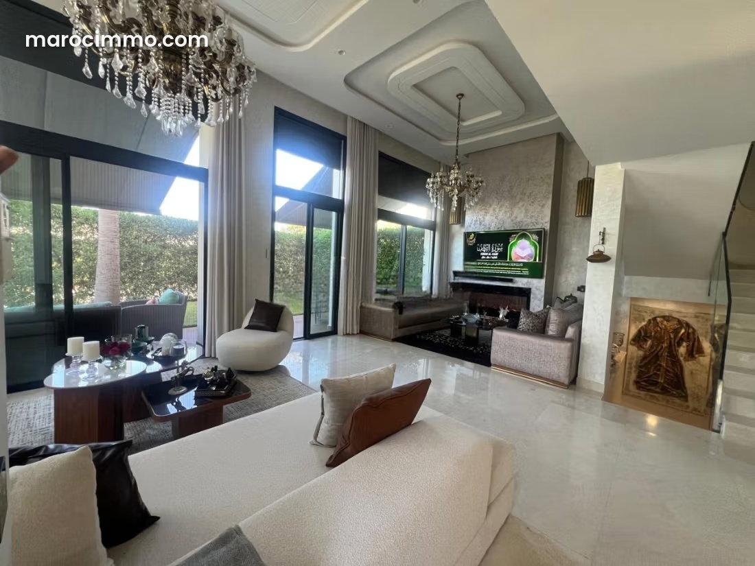 Villa 350 m² avec piscine et vue mer, Dar Bouazza — Dar Bouazza