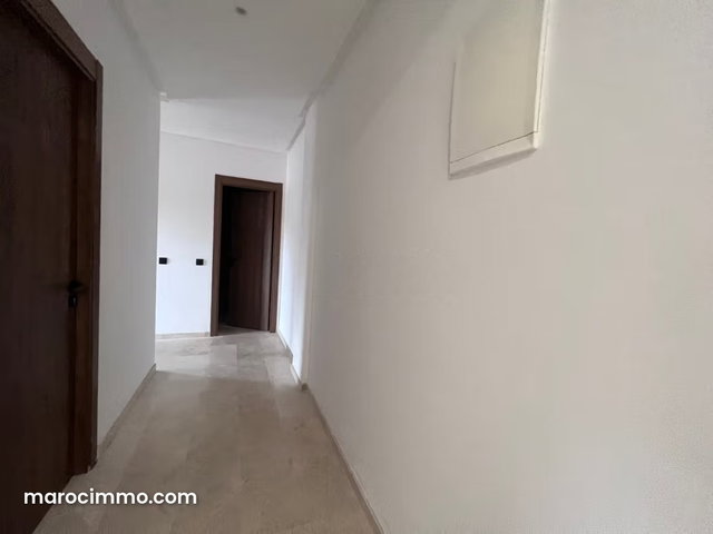 Beautiful Apartment for Rent in Samlalia. 3 Comfortable Rooms. Green Spaces and Elevator — 4