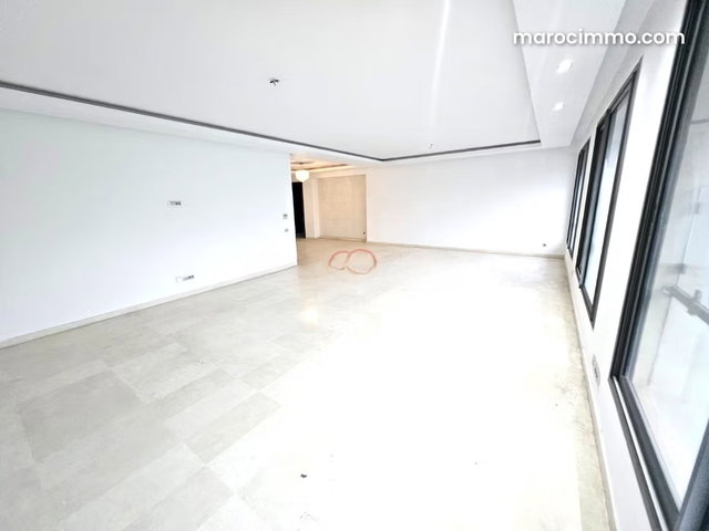 For Sale Apartment in Gauthier — 2