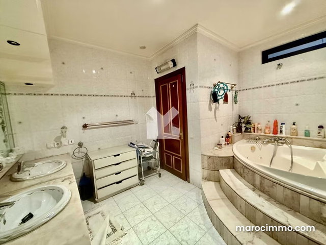 Appartement à Vendre de 570.0 m² à Casablanca, Maarif Extension — 3