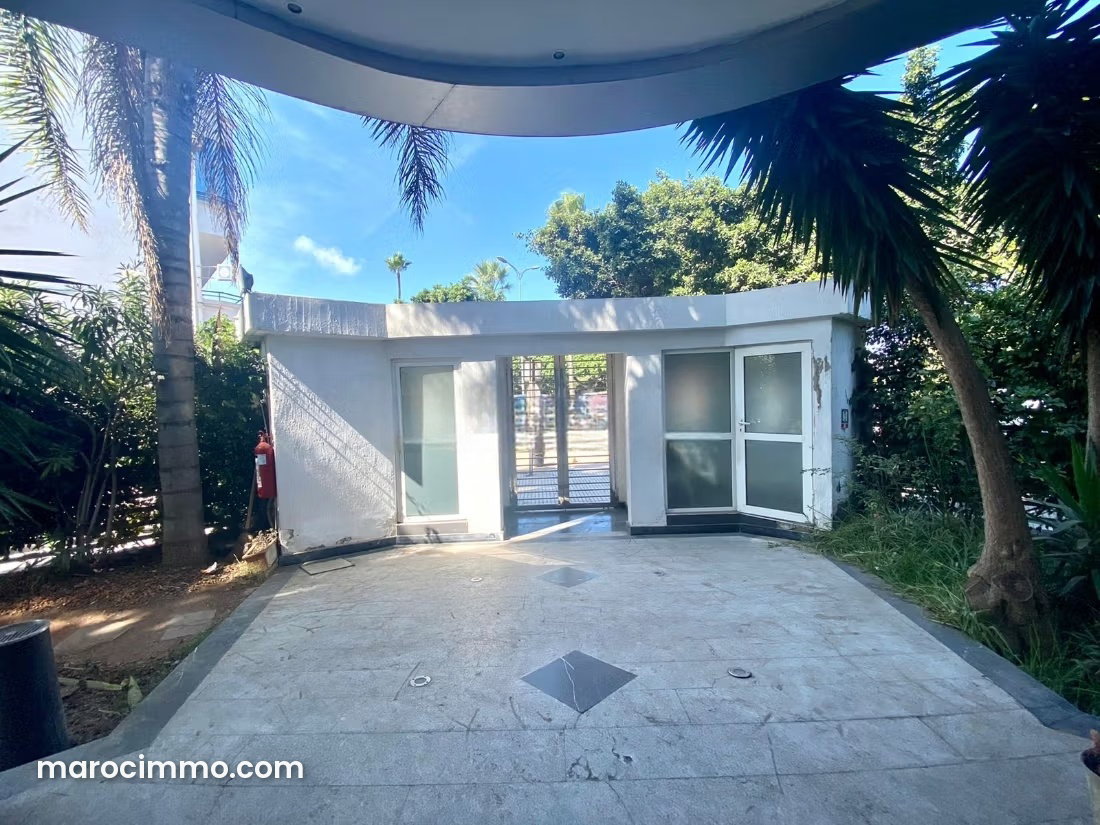 Bureau 734 m² avec jardin, C.I.L, Casablanca — Casablanca