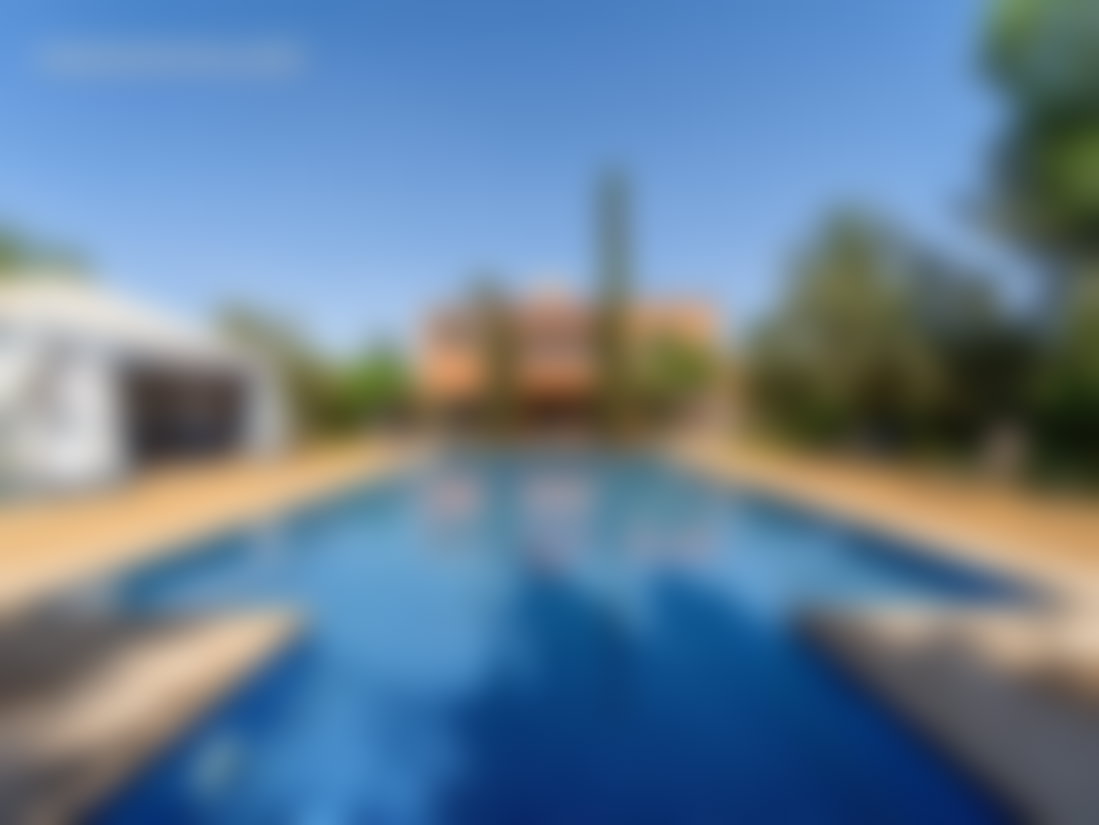 Villa victorienne 1500 m², 2,6 ha de parc, Route de Ouarzazate