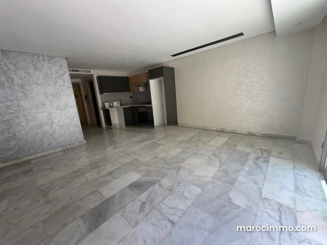 Vente d'un bel appartement avec terrasse à Bourgogne Ouest. 2 grandes pièces. Terrasse et ascenseur — 3
