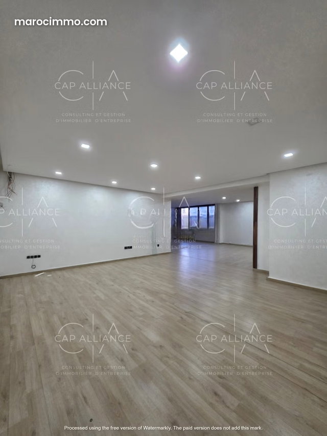 Plateau de bureaux à louer — 2