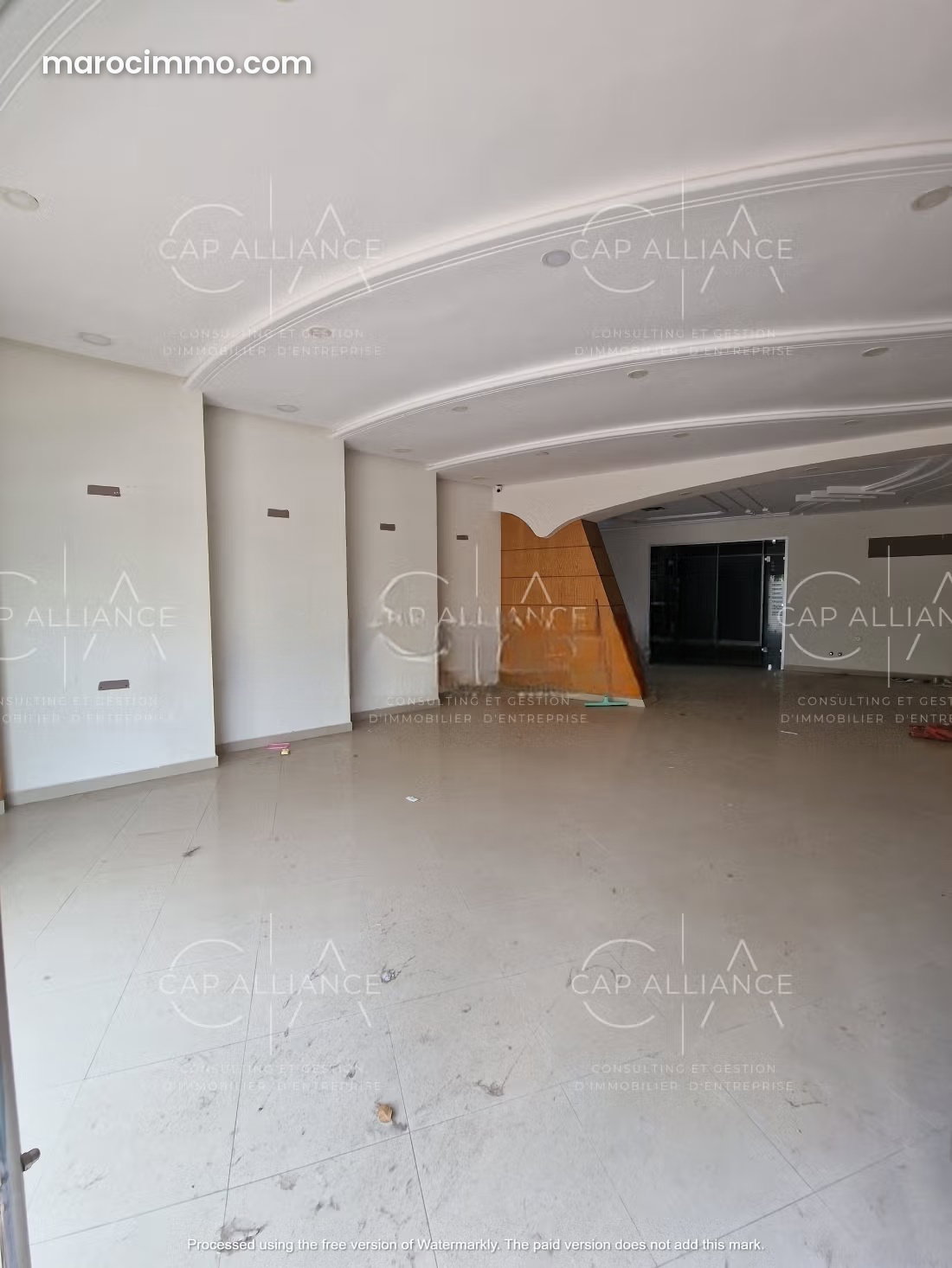 187 m² Commercial Property for Sale in the Iberia District, Tangier — Tangier