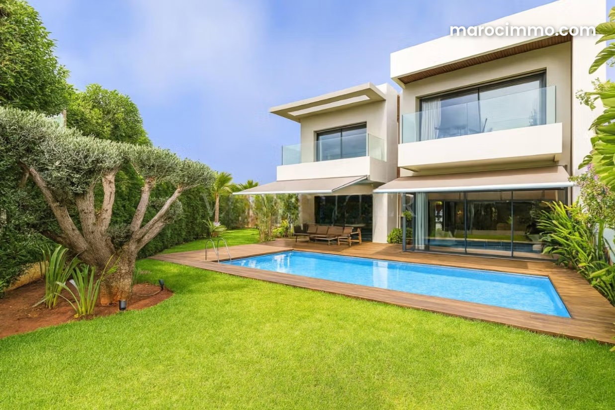 600 m² Furnished Villa with Pool and Garden, Aïn Diab, Casablanca — Casablanca
