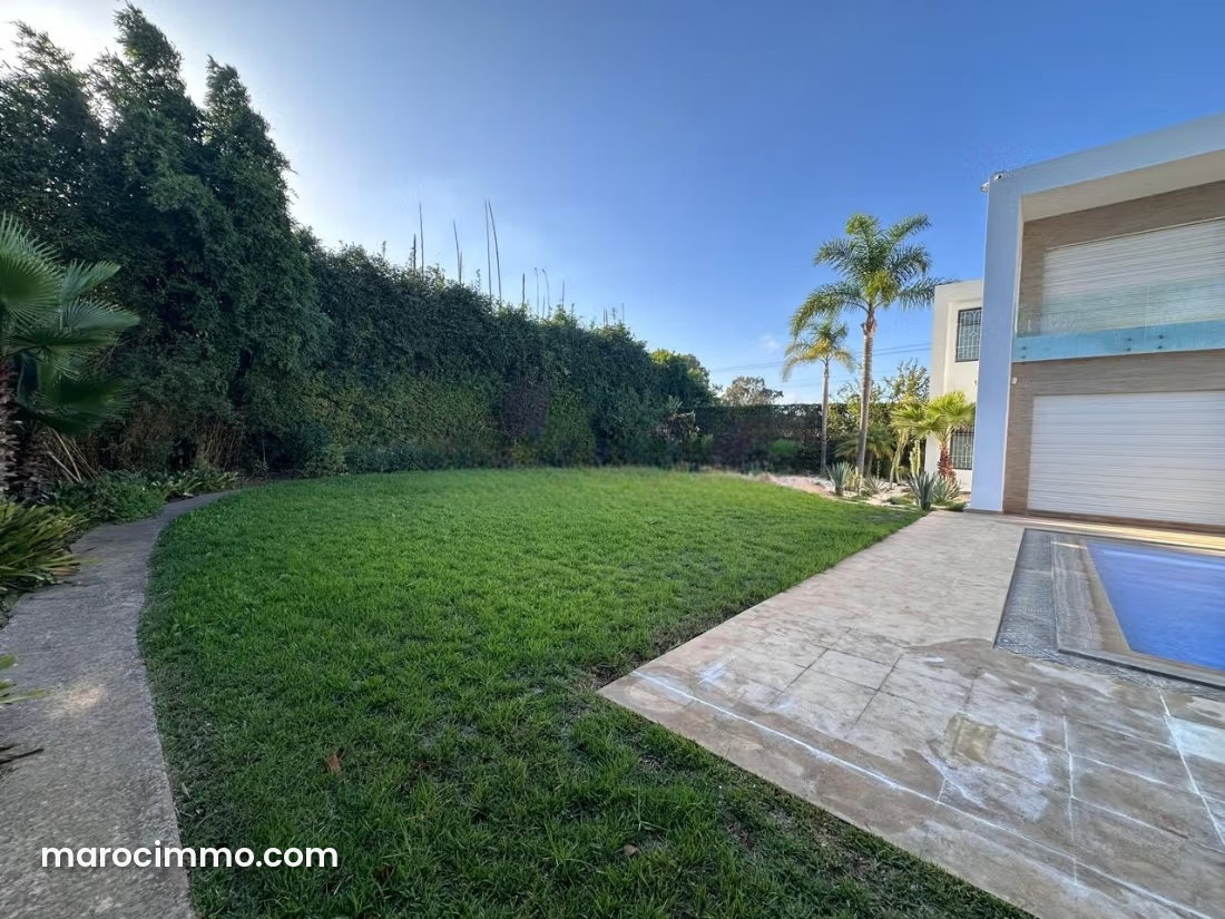 1,800 m² Villa with Swimming Pool, Souissi, Rabat — Rabat