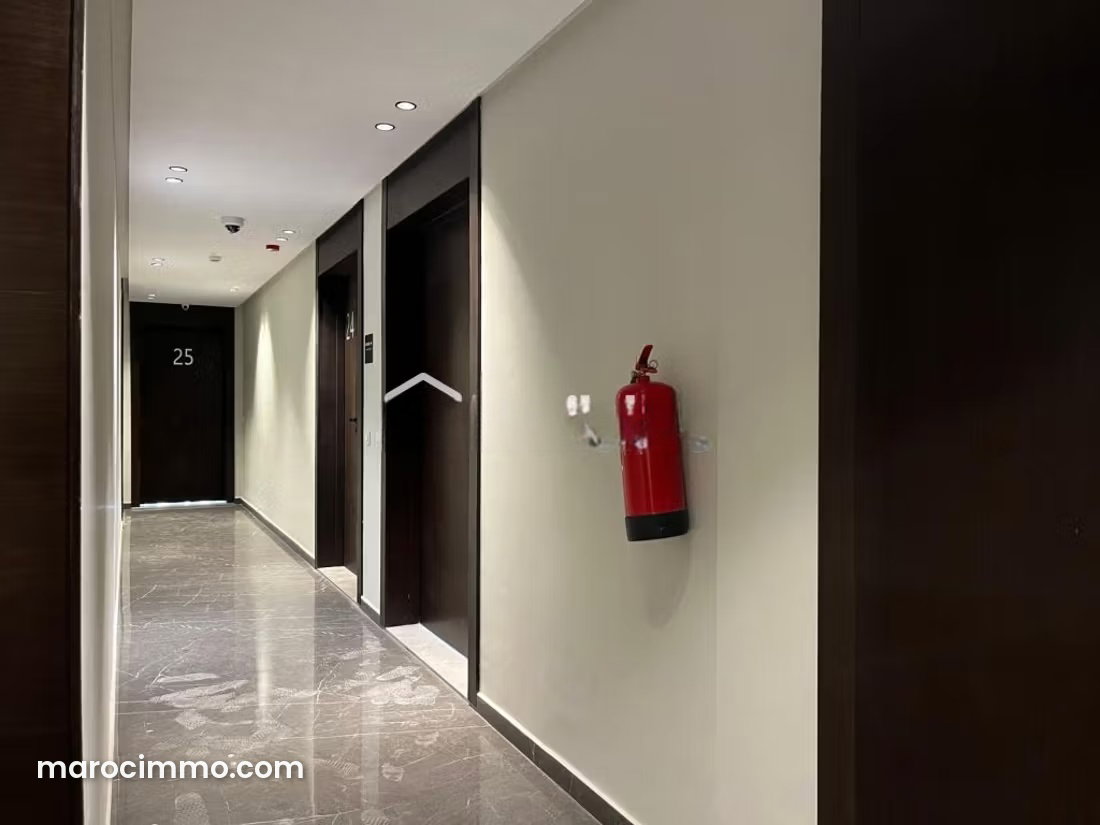 Bureau 70 m² à louer à Riviera Casablanca avec parking — Casablanca