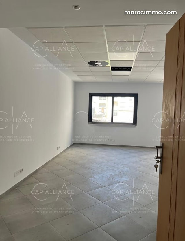 Beaux bureaux à louer. Superficie 60 m² — 2