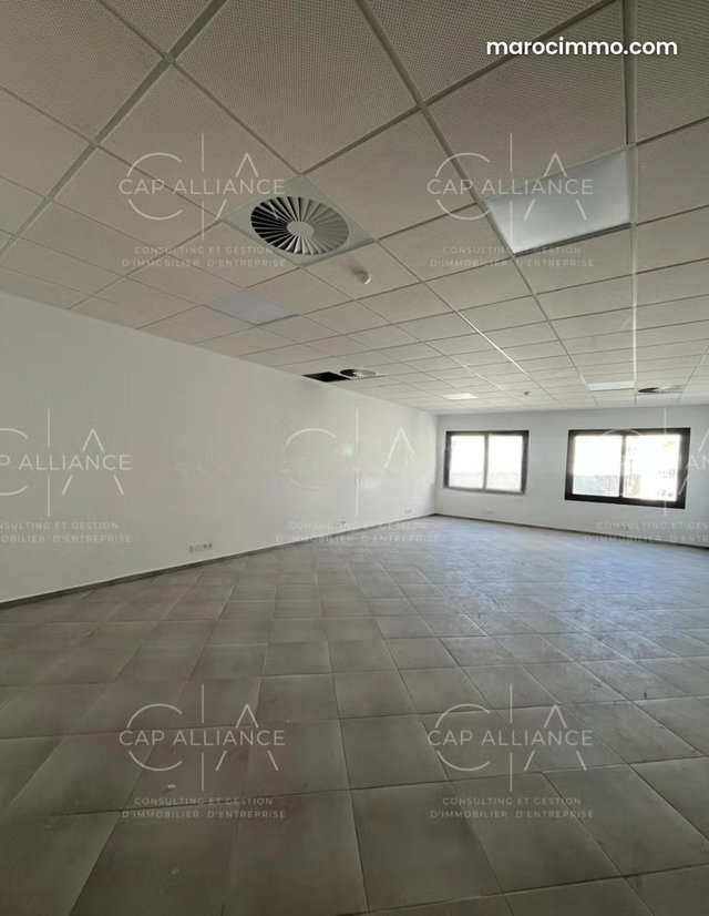 Beaux bureaux à louer. Superficie 60 m² — 4